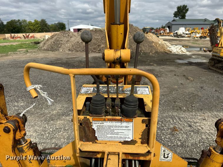 image for item OG9690 1999 Case 560 trencher