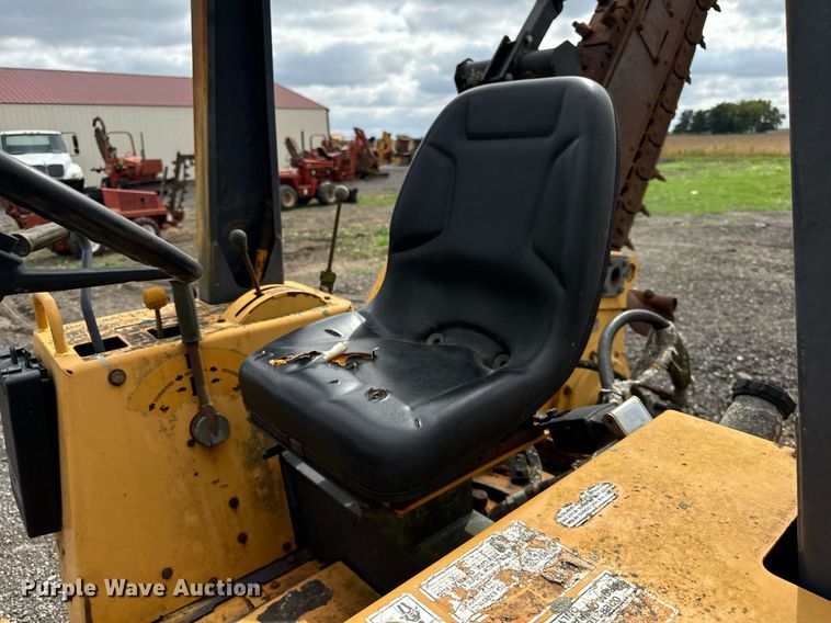 image for item OG9690 1999 Case 560 trencher