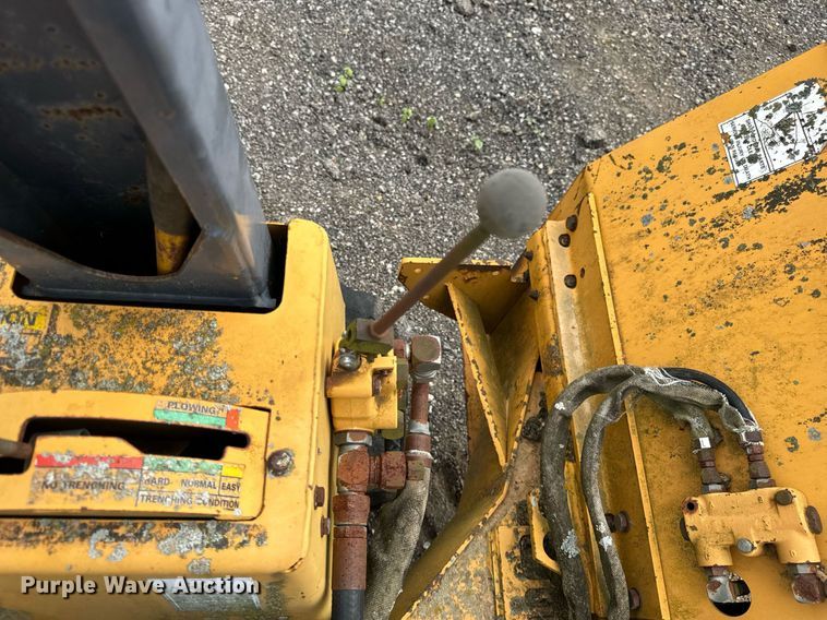 image for item OG9690 1999 Case 560 trencher