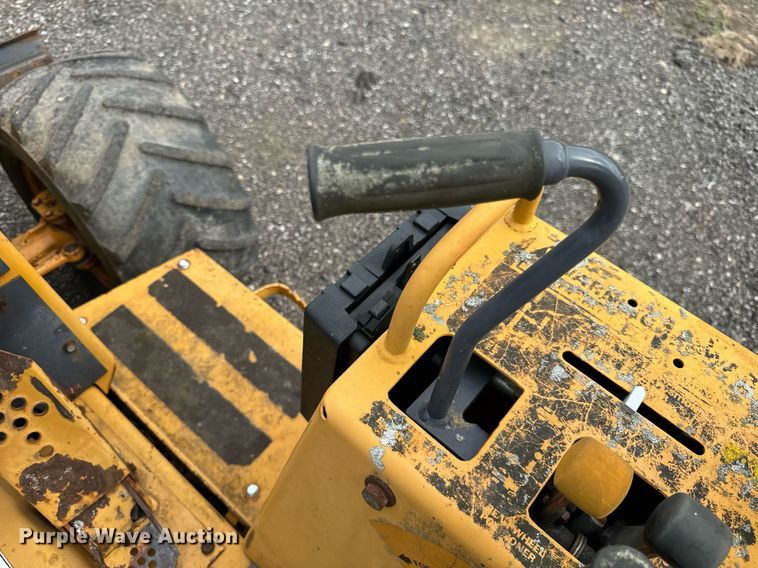 image for item OG9690 1999 Case 560 trencher