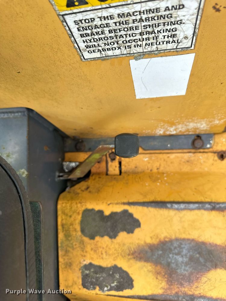 image for item OG9690 1999 Case 560 trencher