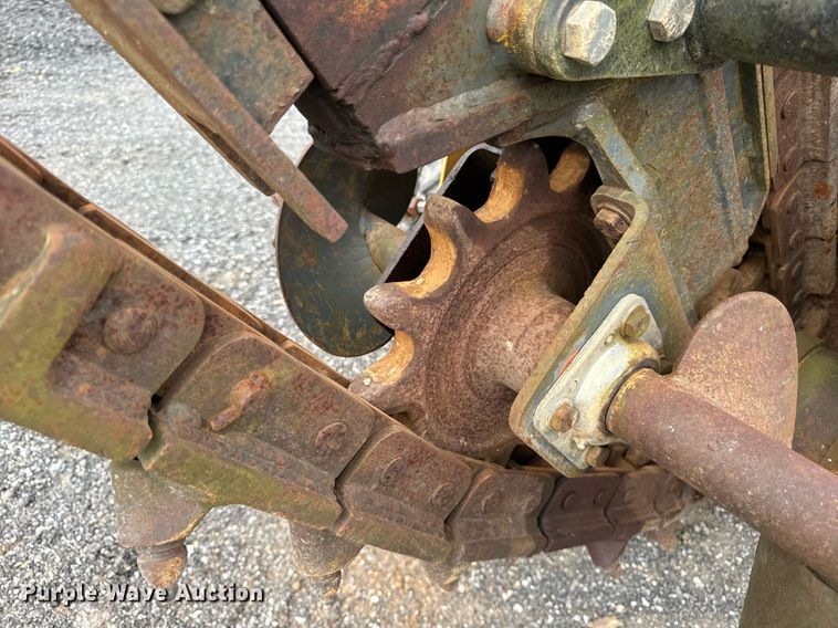 image for item OG9690 1999 Case 560 trencher