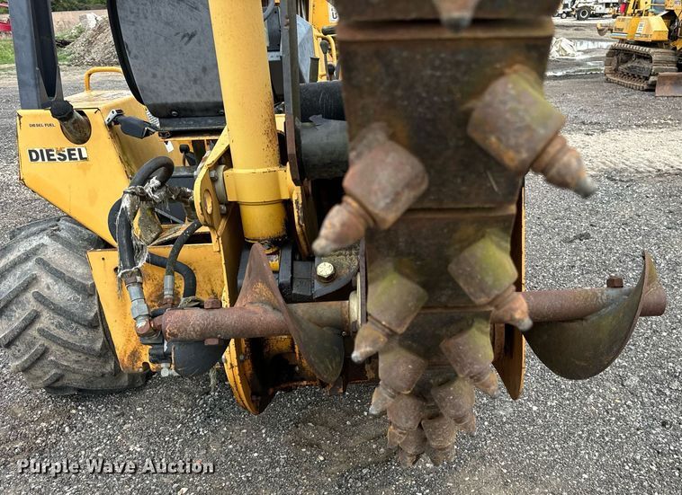 image for item OG9690 1999 Case 560 trencher