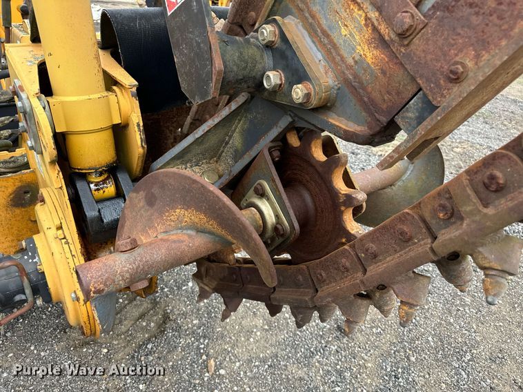 image for item OG9690 1999 Case 560 trencher