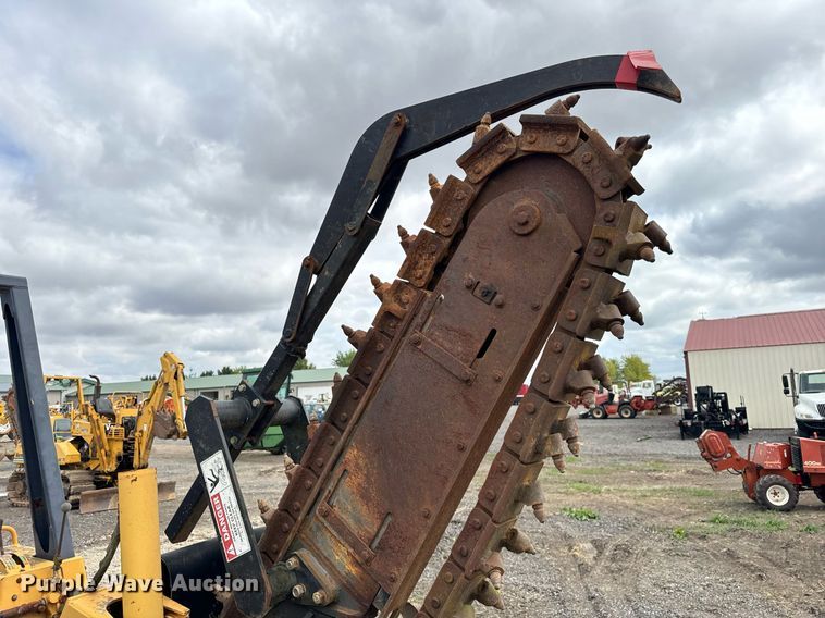 image for item OG9690 1999 Case 560 trencher