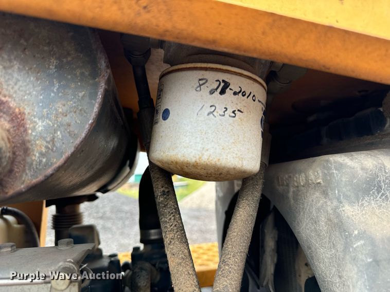 image for item OG9690 1999 Case 560 trencher