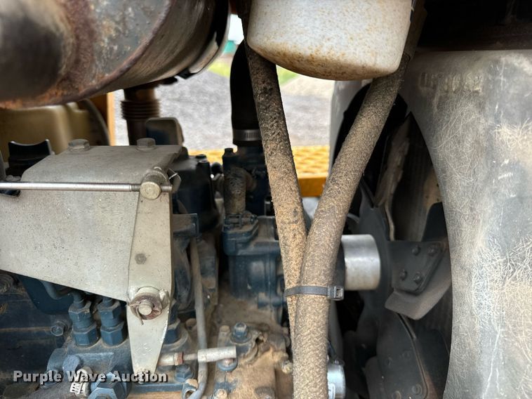 image for item OG9690 1999 Case 560 trencher