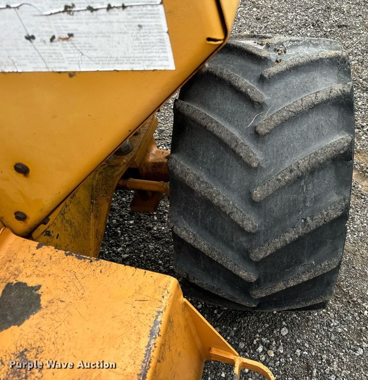 image for item OG9690 1999 Case 560 trencher