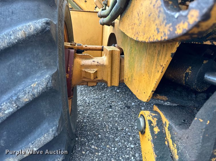 image for item OG9690 1999 Case 560 trencher