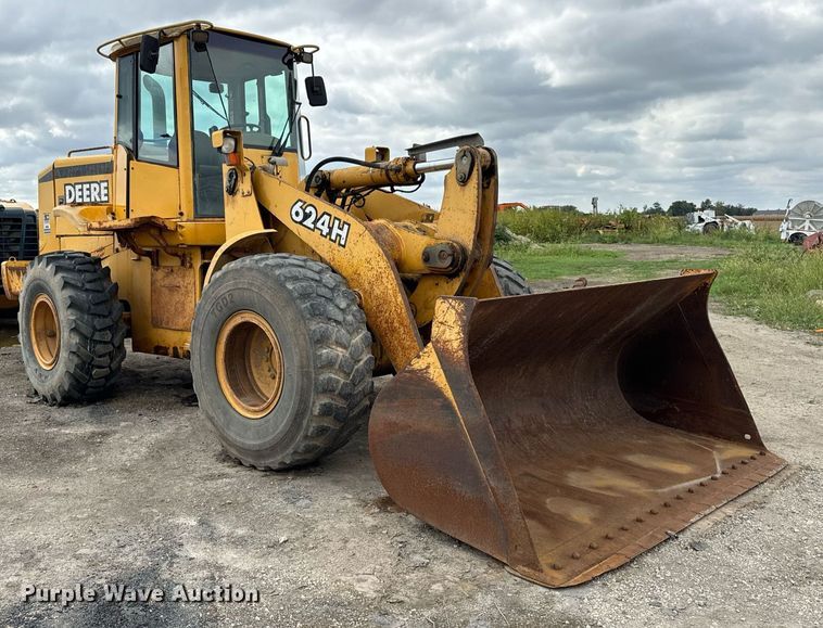 image for item OG9691 1998 John Deere  624H wheel loader