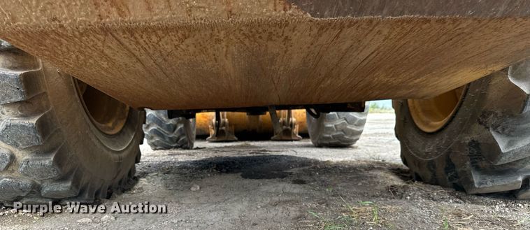 image for item OG9691 1998 John Deere  624H wheel loader