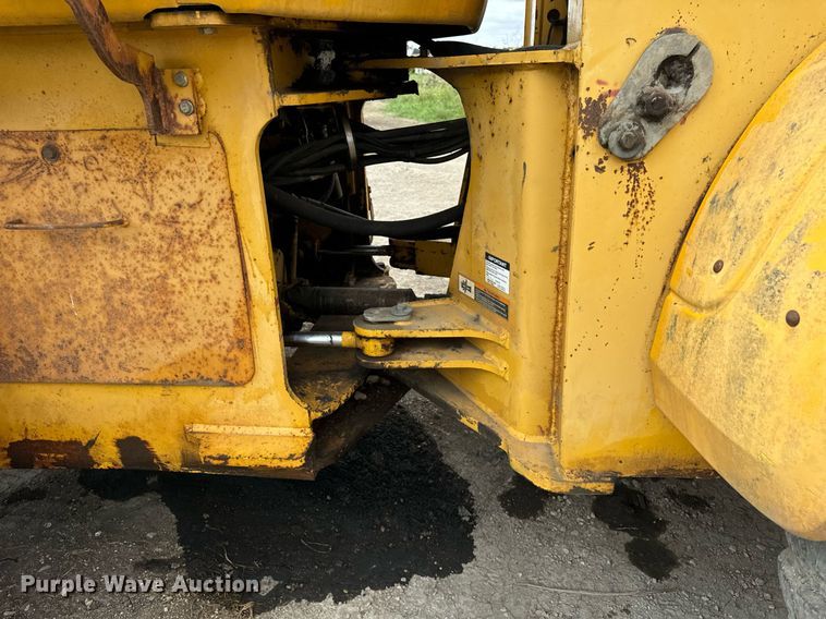 image for item OG9691 1998 John Deere  624H wheel loader