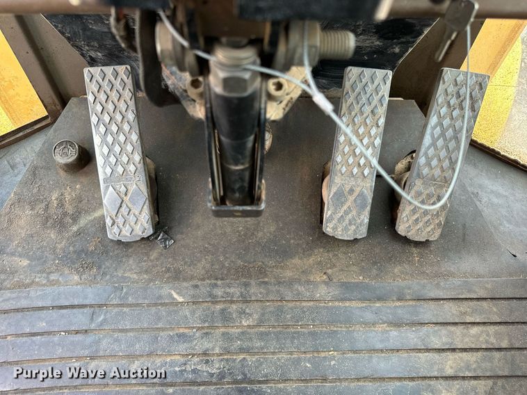 image for item OG9691 1998 John Deere  624H wheel loader