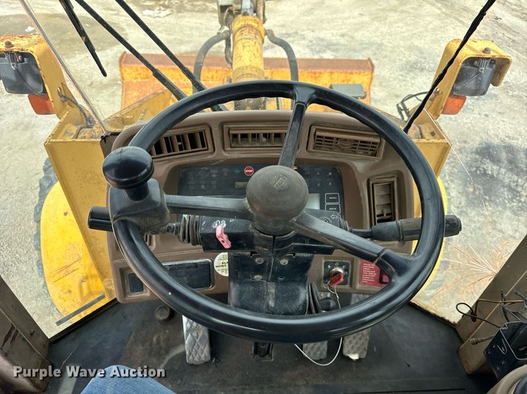 image for item OG9691 1998 John Deere  624H wheel loader