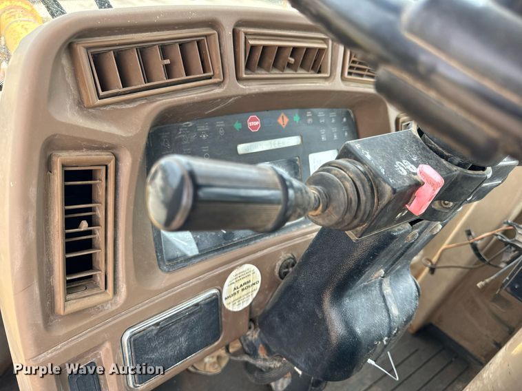 image for item OG9691 1998 John Deere  624H wheel loader