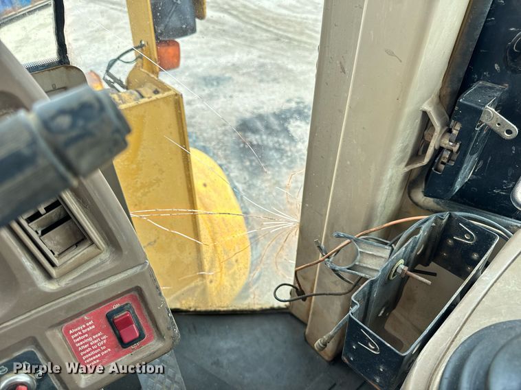 image for item OG9691 1998 John Deere  624H wheel loader