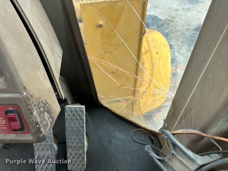 image for item OG9691 1998 John Deere  624H wheel loader