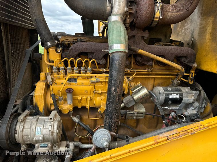 image for item OG9691 1998 John Deere  624H wheel loader