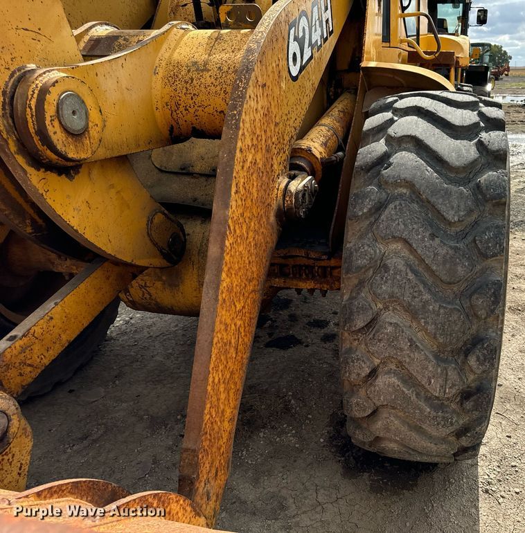 image for item OG9691 1998 John Deere  624H wheel loader