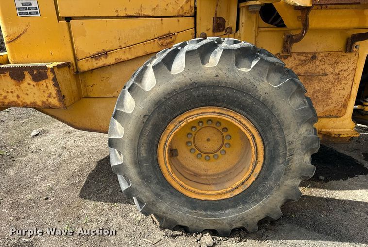 image for item OG9691 1998 John Deere  624H wheel loader