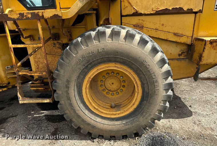 image for item OG9691 1998 John Deere  624H wheel loader