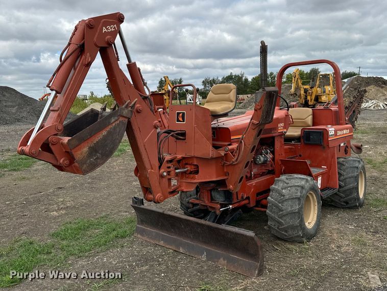 image for item OG9692 1991 Ditch Witch  4010DD trencher