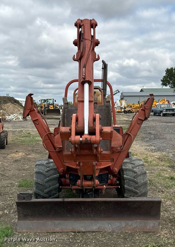 image for item OG9692 1991 Ditch Witch  4010DD trencher