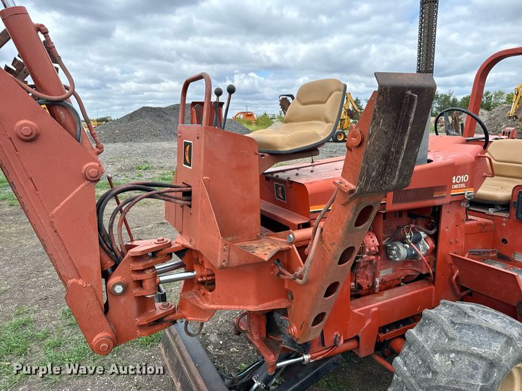 image for item OG9692 1991 Ditch Witch  4010DD trencher