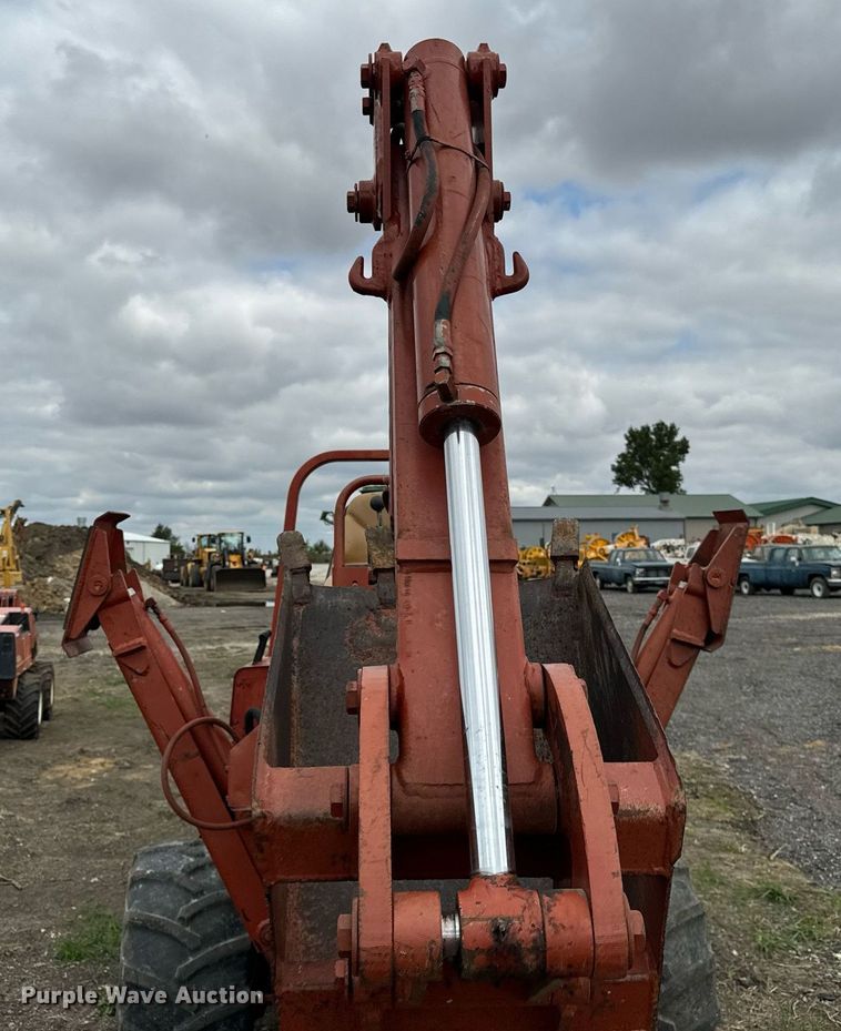 image for item OG9692 1991 Ditch Witch  4010DD trencher