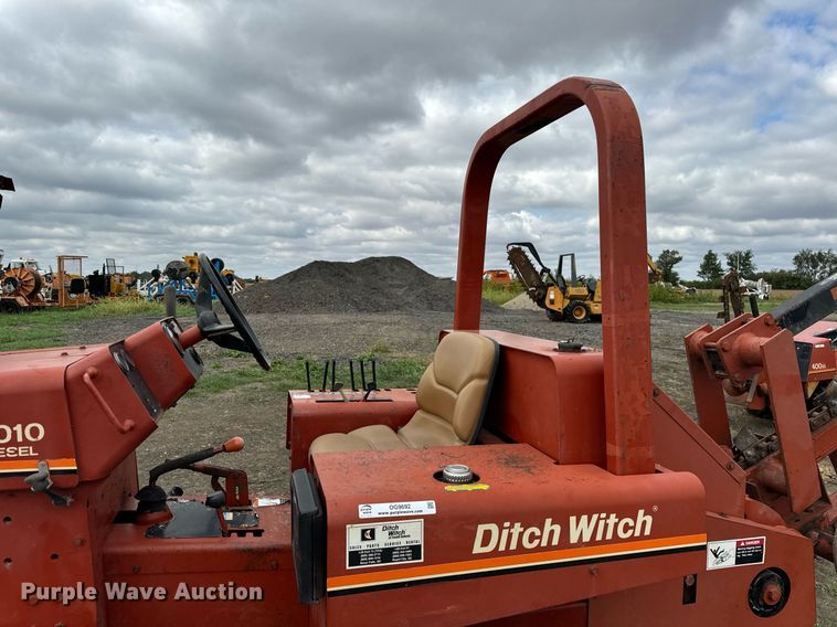 image for item OG9692 1991 Ditch Witch  4010DD trencher
