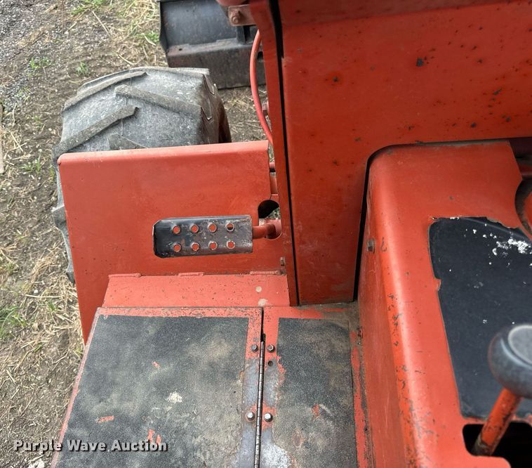 image for item OG9692 1991 Ditch Witch  4010DD trencher