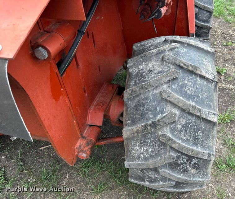 image for item OG9692 1991 Ditch Witch  4010DD trencher