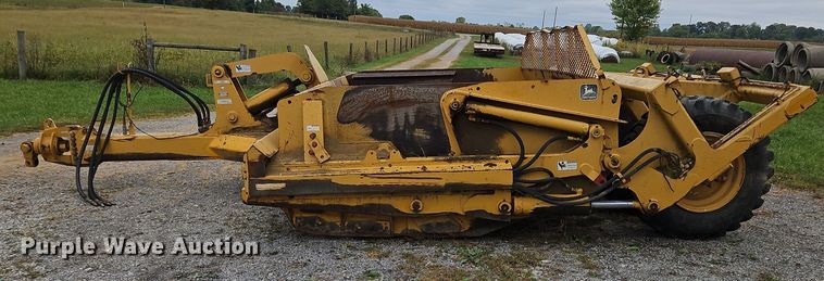 image for item OJ9868 2001 John Deere 1812C scraper