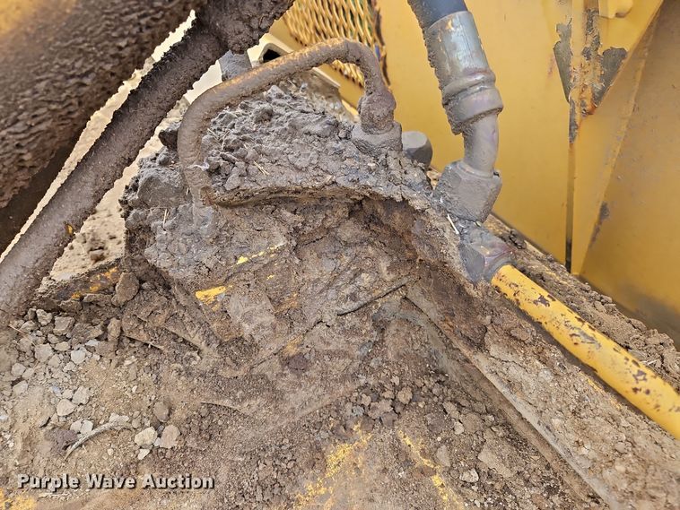 image for item OJ9868 2001 John Deere 1812C scraper