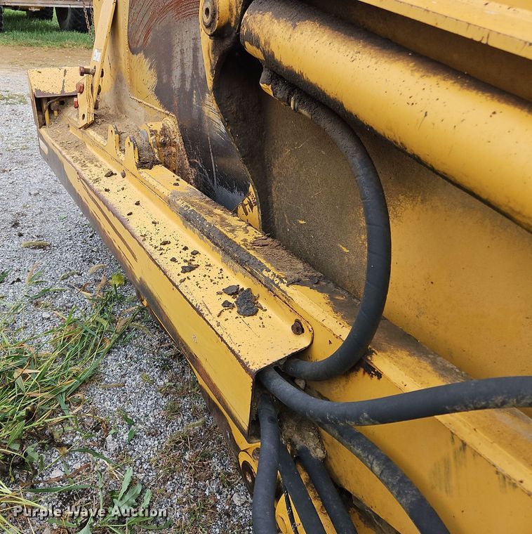 image for item OJ9868 2001 John Deere 1812C scraper