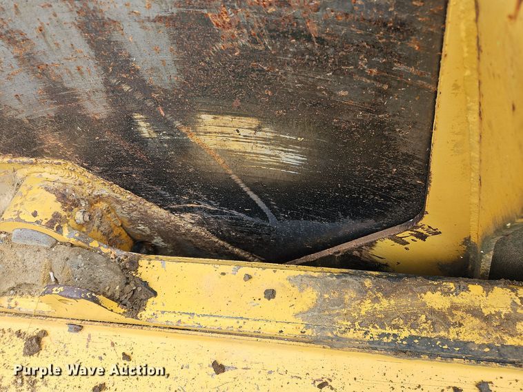 image for item OJ9868 2001 John Deere 1812C scraper