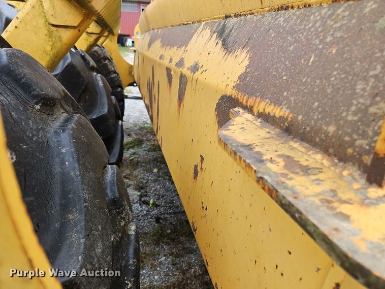 image for item OJ9868 2001 John Deere 1812C scraper