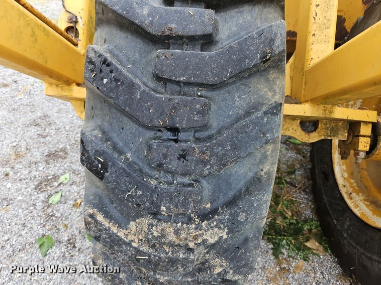 image for item OJ9868 2001 John Deere 1812C scraper