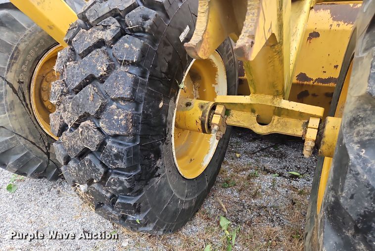 image for item OJ9868 2001 John Deere 1812C scraper