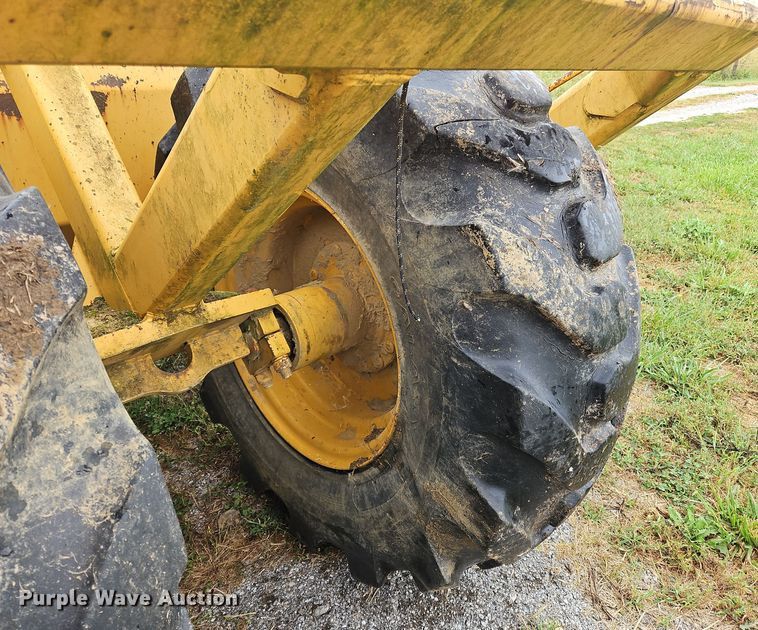 image for item OJ9868 2001 John Deere 1812C scraper