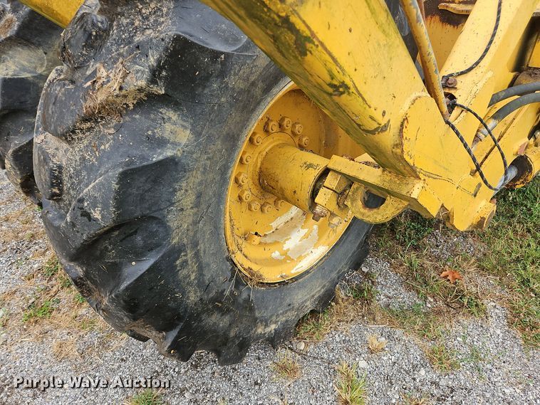 image for item OJ9868 2001 John Deere 1812C scraper