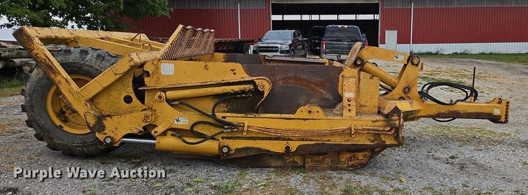 image for item OJ9869 2000 John Deere 1812C scraper