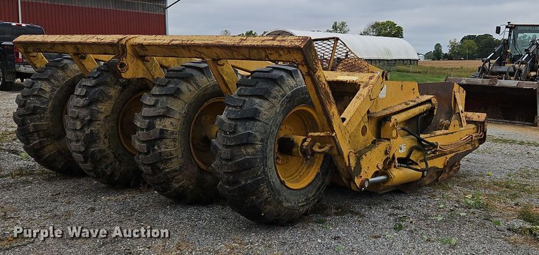 image for item OJ9869 2000 John Deere 1812C scraper