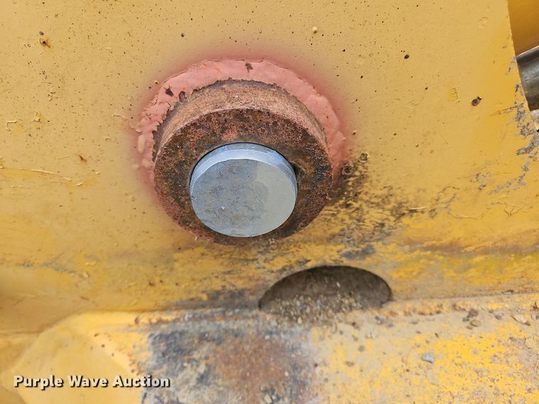 image for item OJ9869 2000 John Deere 1812C scraper