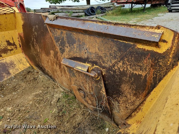 image for item OJ9869 2000 John Deere 1812C scraper