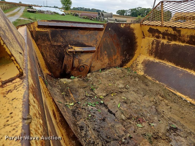 image for item OJ9869 2000 John Deere 1812C scraper