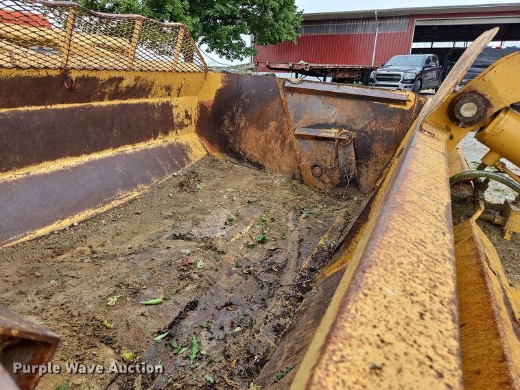 image for item OJ9869 2000 John Deere 1812C scraper