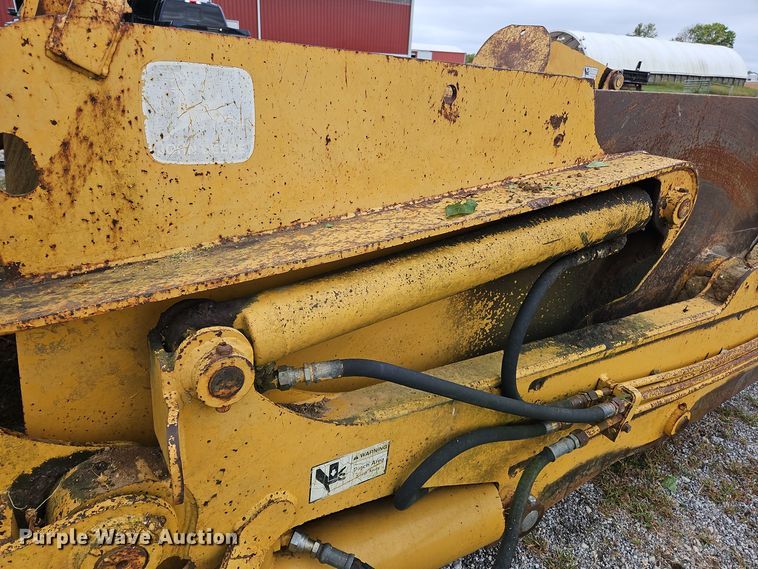 image for item OJ9869 2000 John Deere 1812C scraper