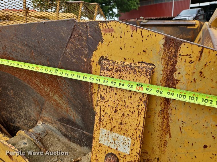 image for item OJ9869 2000 John Deere 1812C scraper