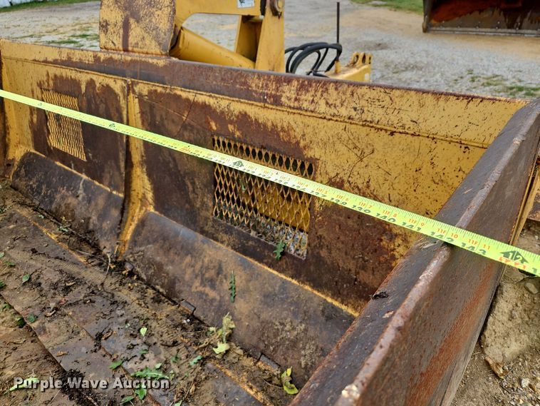 image for item OJ9869 2000 John Deere 1812C scraper